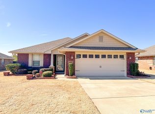 112 Willow Tree Dr, Meridianville, AL 35759