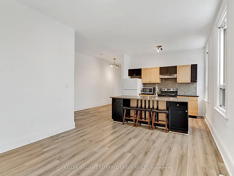 66 Dunlop St W — Photo 13
