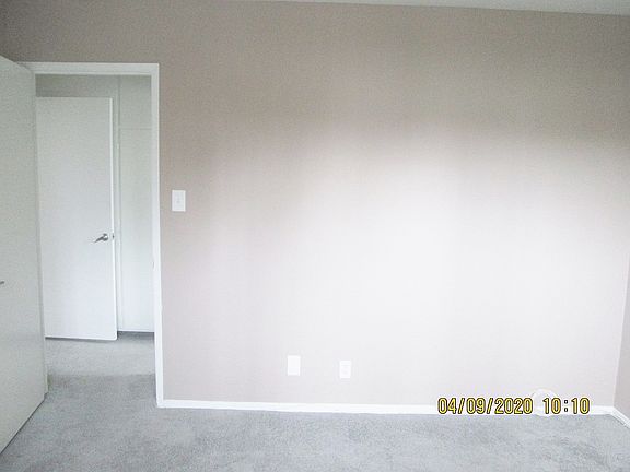 4th image of 141 N Hamilton Dr APT B