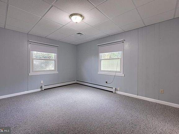 3rd image of 104 Horseshoe Dr