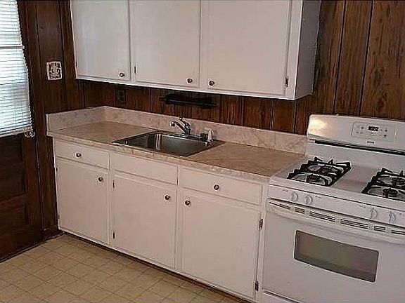 5th image of 506 Henderson St