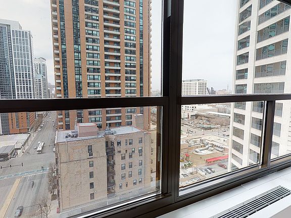5th image of 1142 S Michigan Ave #2B