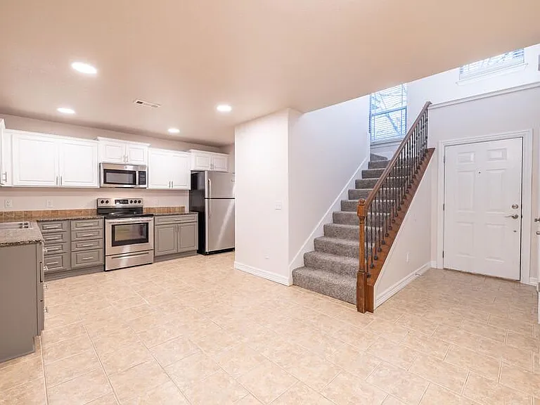 15th Place Townhomes — Photo 7