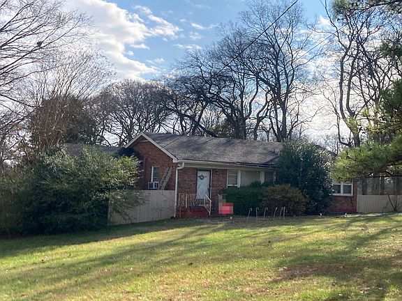 3rd image of 606 N Graycroft Ave
