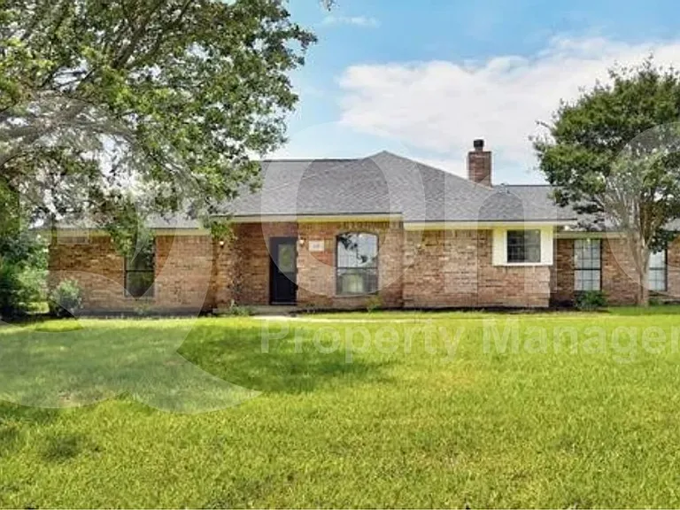 130 Hunters Glen Dr — Photo 1