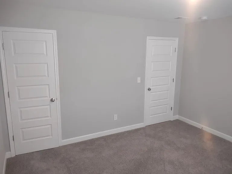1031 Ashcroft Cir — Photo 55