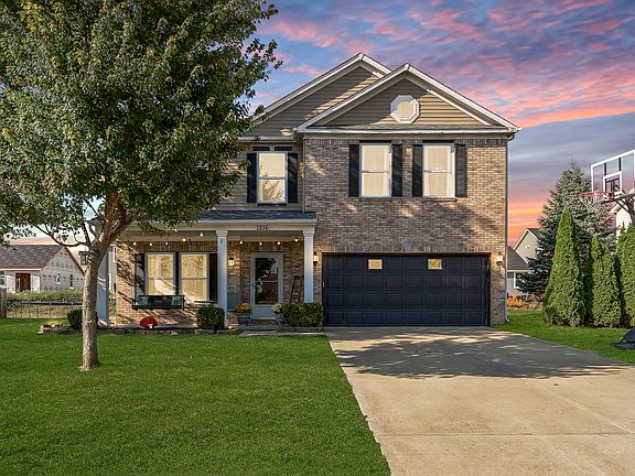 2nd image of 1216 King Maple Dr