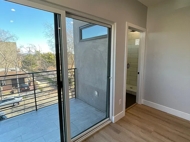 6345 Farmdale Ave #1/2 — Photo 26