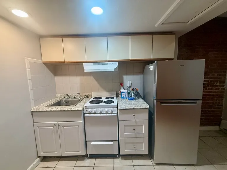 199 Beacon St #1 — Photo 3