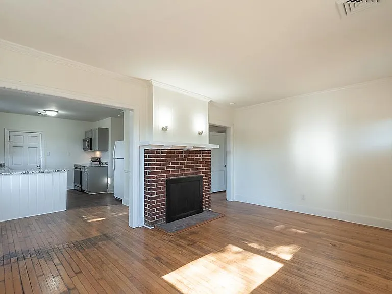 3610 Martin Ave — Photo 5