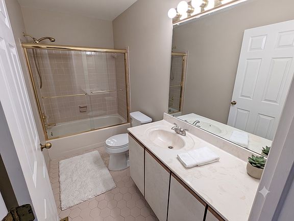 3rd image of 7300 Deer Lake Ln