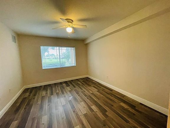 5th image of 161 SW Palm Dr APT 106