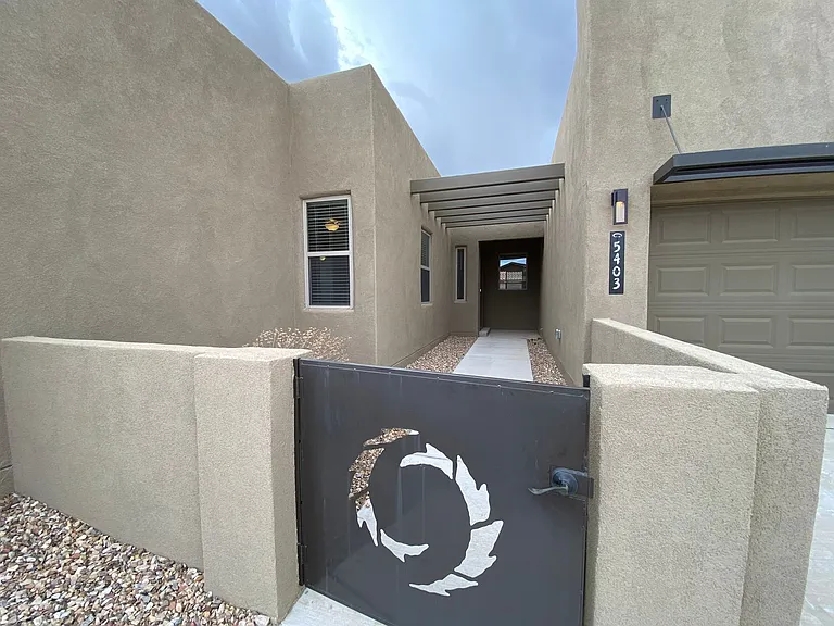 5403 Grays Peak Trl NE — Photo 3