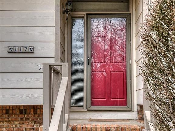 2nd image of 117 N 157th St