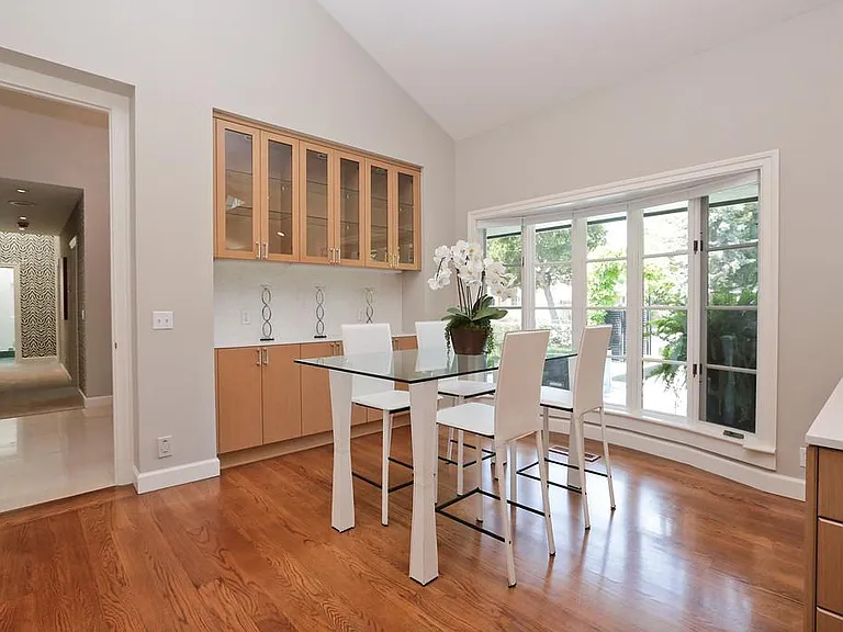 406 E Edith Ave — Photo 16