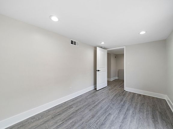 3rd image of 386 Lawrence St