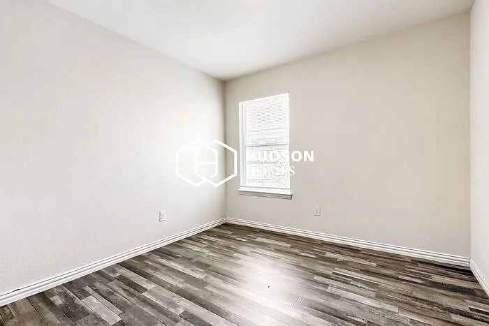 5904 Montague St — Photo 9