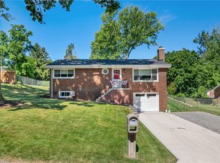 26 Bel Aire Dr, Delmont, PA
