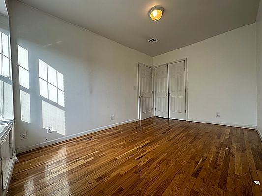 5th image of 1710 Newkirk Ave APT 4A