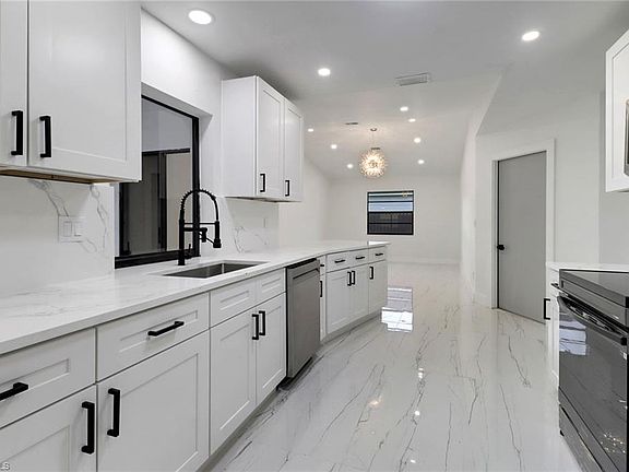 2nd image of 1419 SE 22nd ST