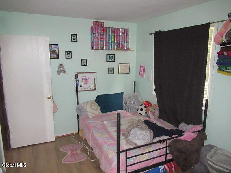 5th image of 36 Maple Road