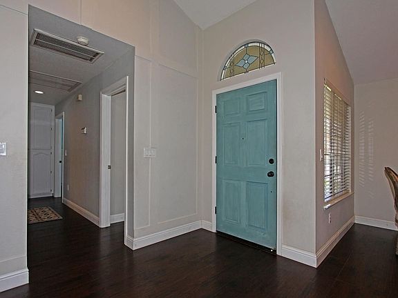 4th image of 340 Prewett Dr