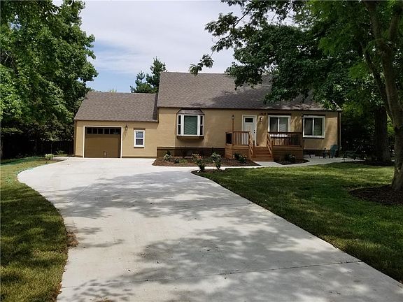 New double car driveway, sidewalk and patio