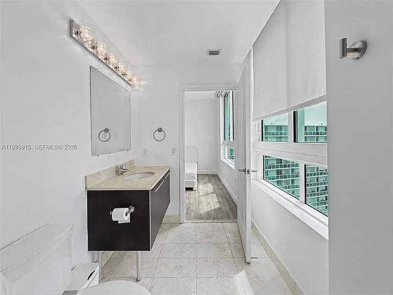 1900 N Bayshore Dr #3811 — Photo 17