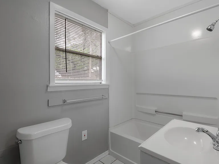 700 Gray St — Photo 13