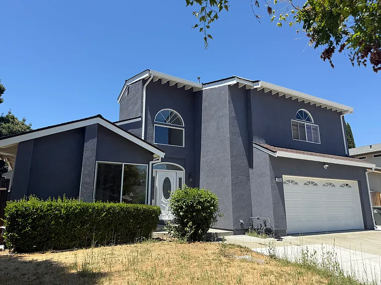 7325 Hagen Ct — Photo 2