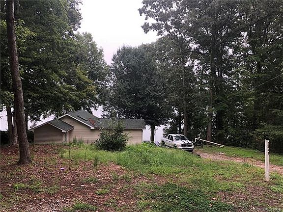 4th image of 3806 Landmark Dr