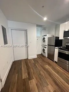 141 NW 16th Ave #2 — Photo 5