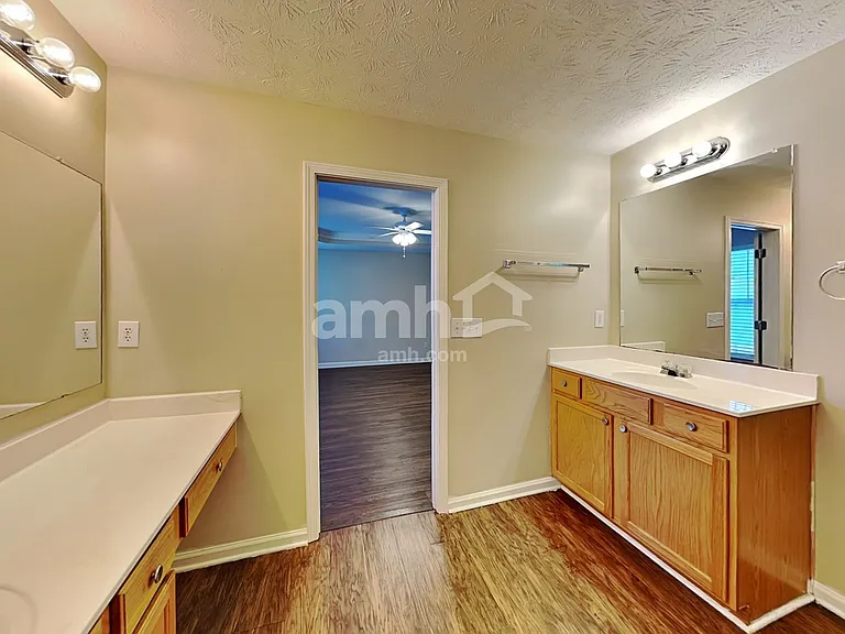 540 Gables Ct — Photo 14