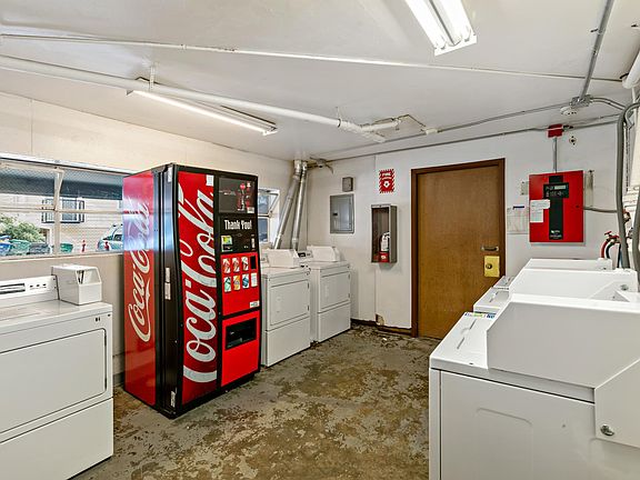 5th image of 5625 15th Ave NE APT 206