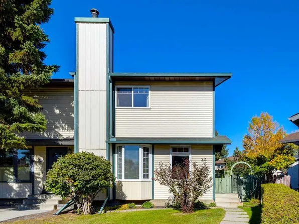 22 NE Deermeade Bay SE, Calgary, AB T2J 5Z6