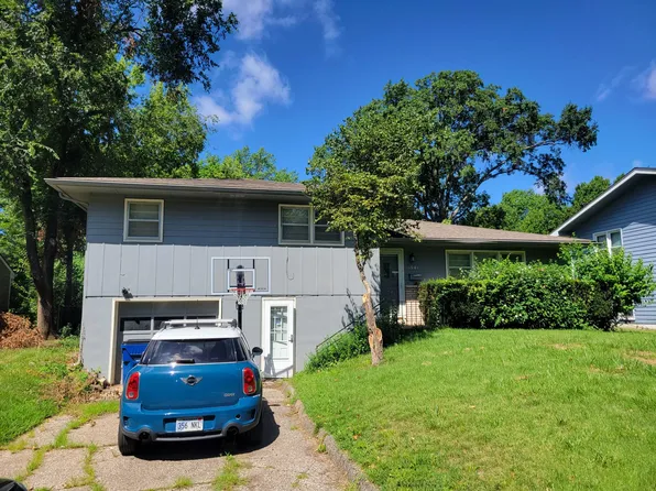 1941 Emerald Dr, Lawrence, KS 66046