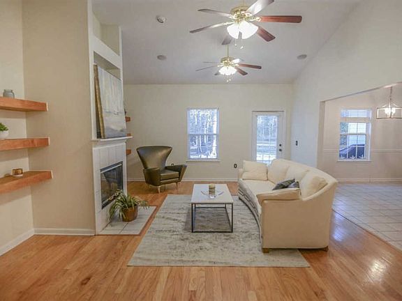 5th image of 1141 Corby Ct E