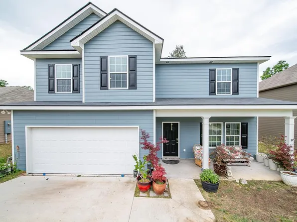 81 Wood Hill Dr, Smiths Station, AL 36877