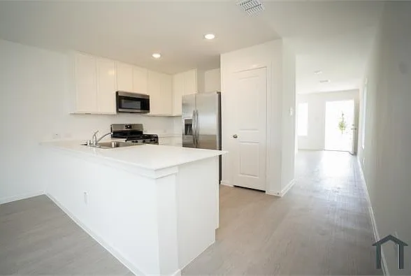 1204 Canyon Wren Dr — Photo 5
