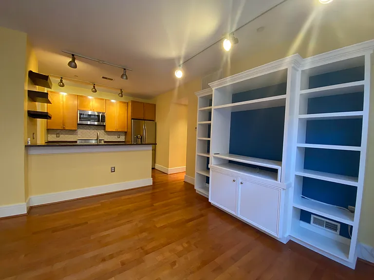 1654 Euclid St NW #105 — Photo 9