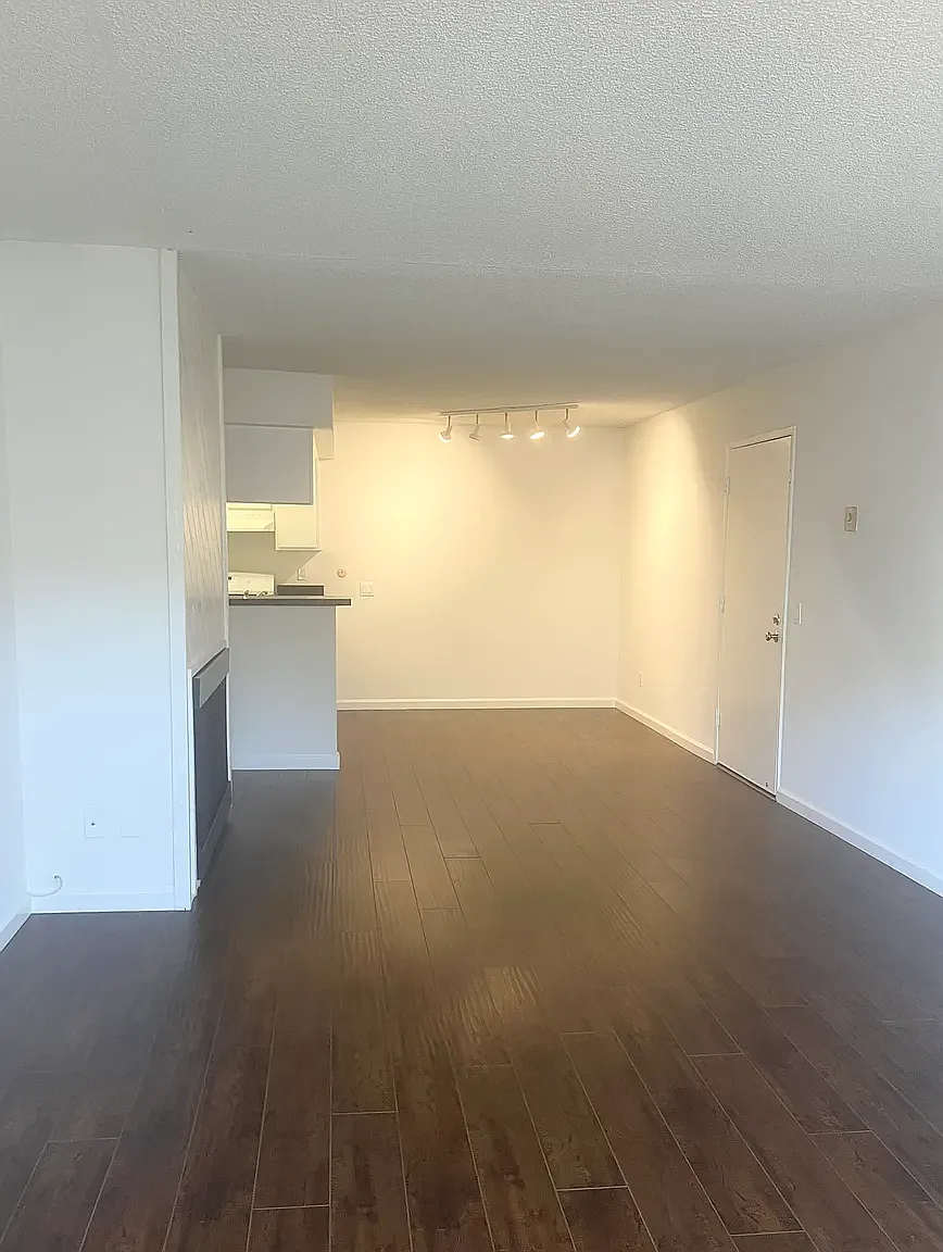 N Laurel Ave, West Hollywood — Photo 4