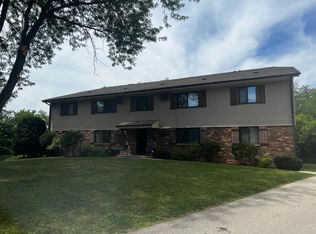 641 Foxtree Cir, Burlington, WI 53105