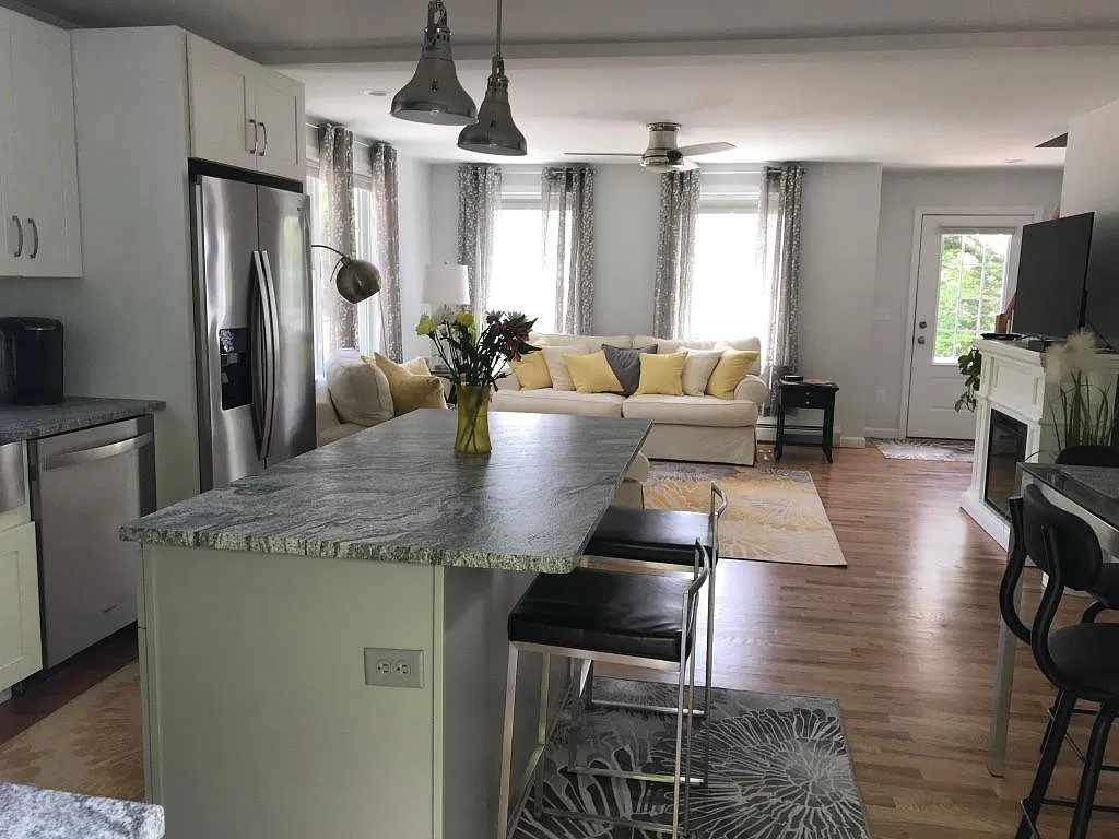 2 bed, 1.5 bath, 1200 sqft, $2,900 — Photo 3