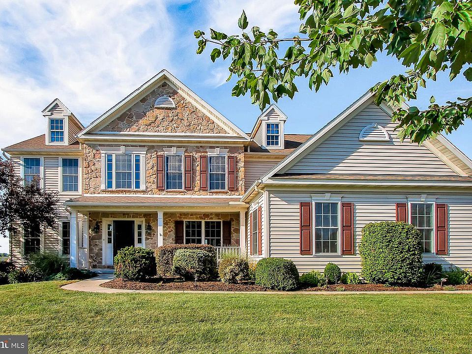 1st image of 49 Sweetwater Ln