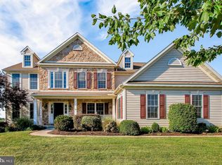 49 Sweetwater Ln, Wernersville, PA 19565