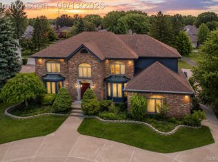 29342 Strathmore Dr, Farmington Hills, MI 48331