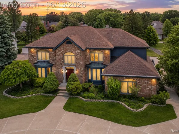 29342 Strathmore Dr, Farmington Hills, MI 48331