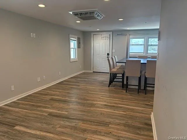 424 Bayville Ave #BUNGALOW — Photo 4