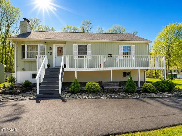 2295 Cramer Rd, Bushkill, PA 18324