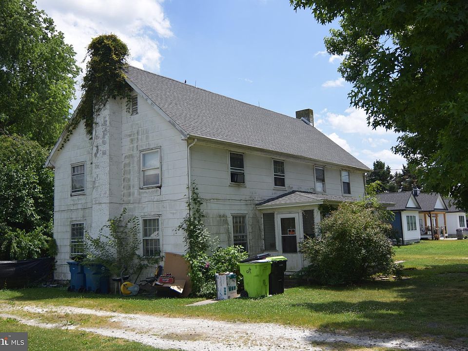 2nd image of 20587 Conrail Rd